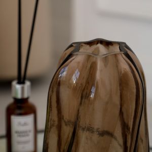 Декоративная ваза из стекла 103х103х180, коричневый Ekg-19. Изображение.